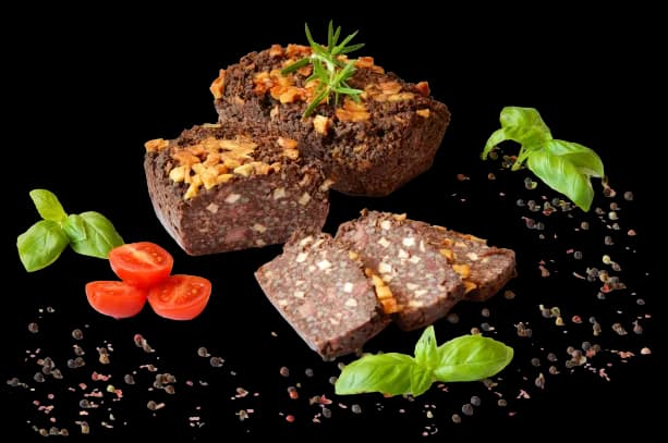 Ile kalorii ma kaszanka z cebulą? Zaskakujące fakty o jej kaloryczności