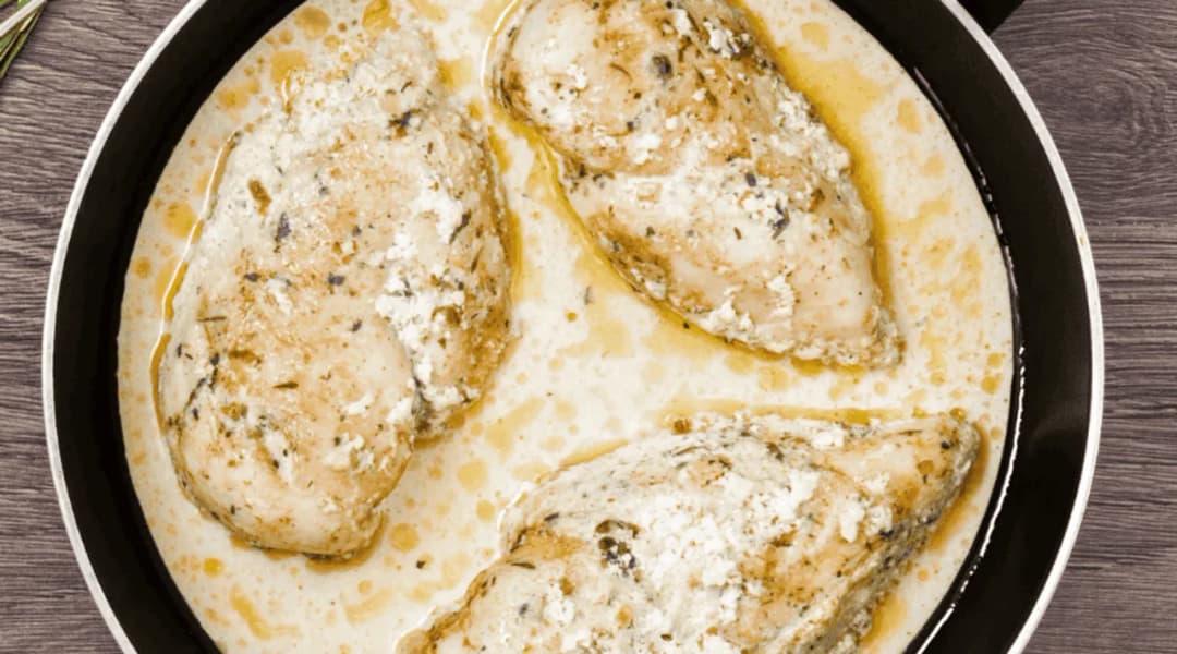 Jak zrobić najlepszy sos śmietanowy do kurczaka: prosty przepis