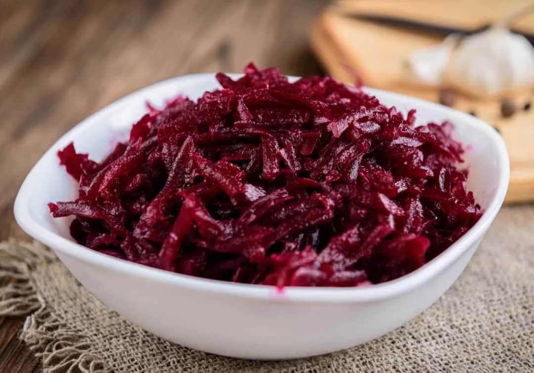 Jak doprawić buraczki? Sekrety smacznych dodatków do buraków