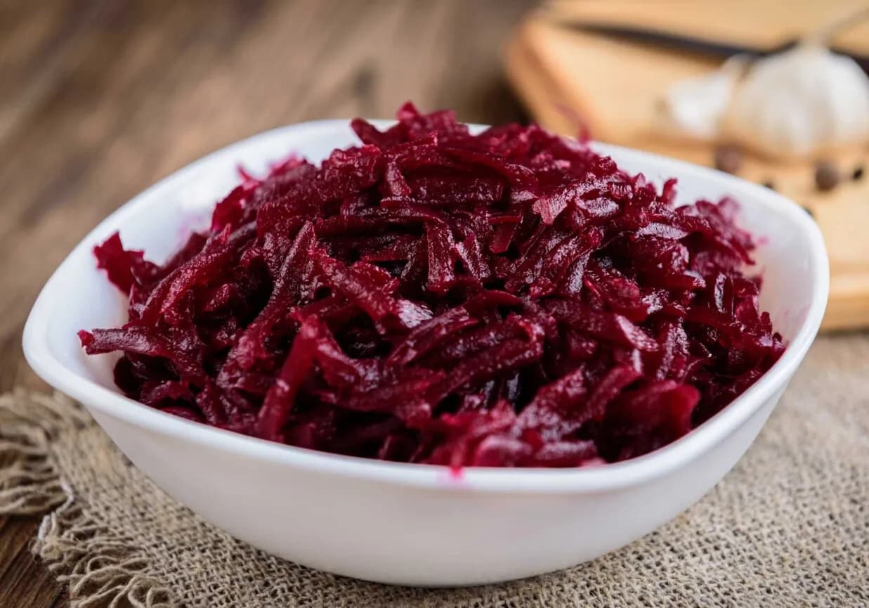 Jak doprawić buraczki? Sekrety smacznych dodatków do buraków