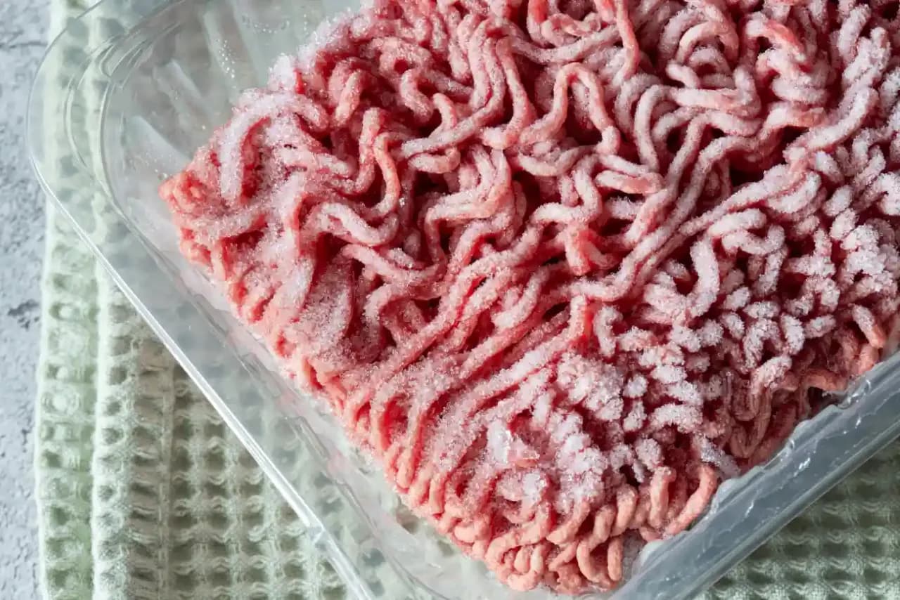 Jak rozmrozić mięso mielone w mikrofali - szybkie i bezpieczne metody