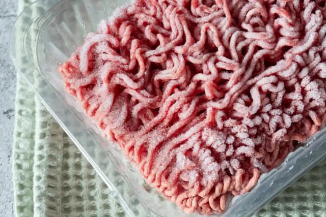 Jak rozmrozić mięso mielone w mikrofali - szybkie i bezpieczne metody
