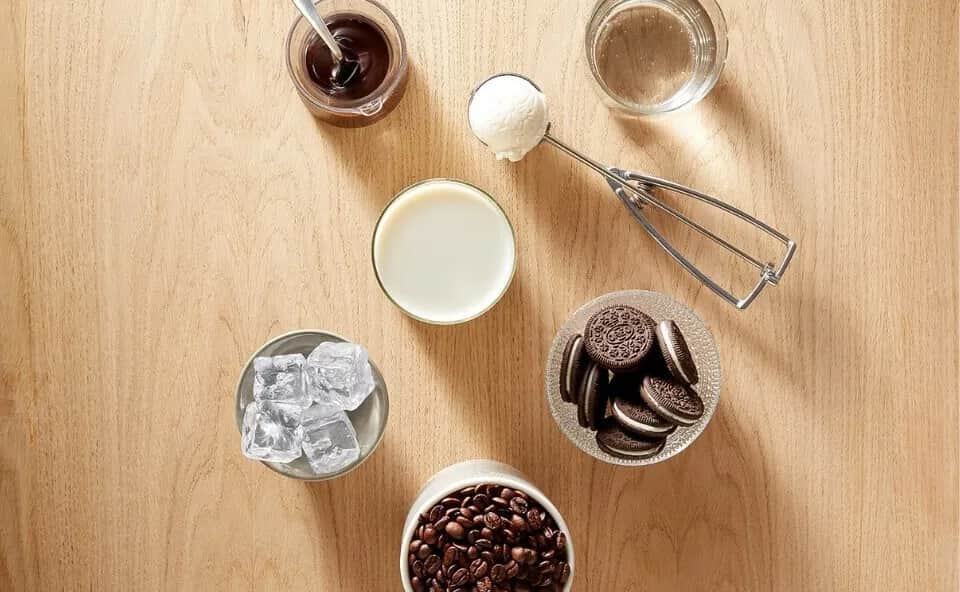 Jak zrobić pyszną kawę mrożoną z ekspresu – prosty przepis i porady