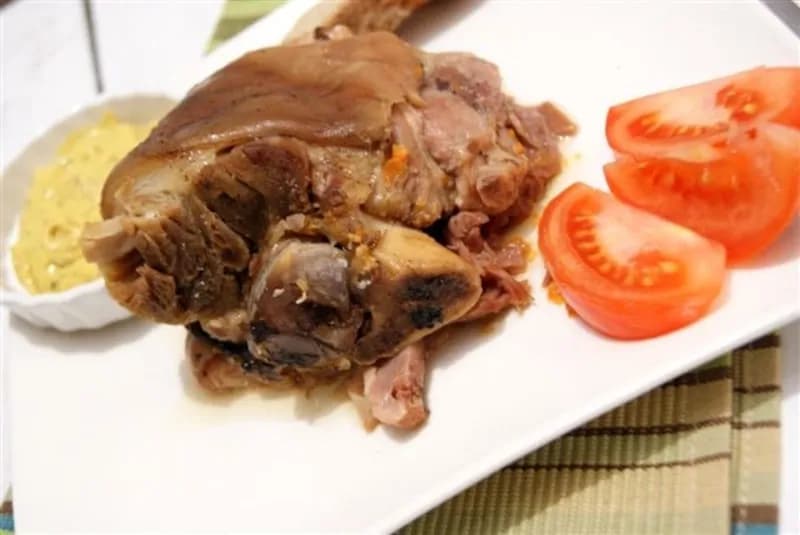 Jak długo gotować golonkę w szybkowarze, aby była idealna?