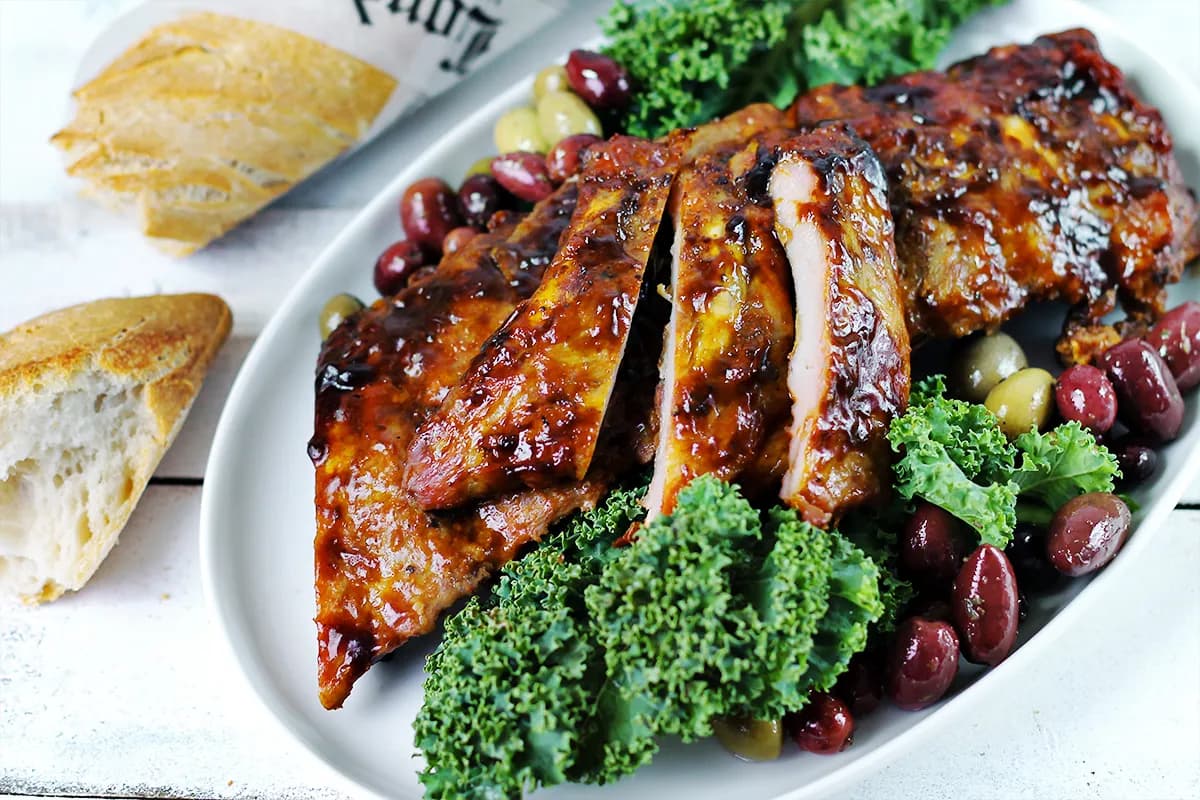 Co ugotować na żeberkach - pyszne przepisy, które zaskoczą smakami