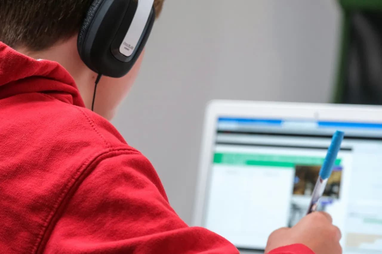 Sztuczna inteligencja w edukacji – rewolucja na miarę XXI wieku