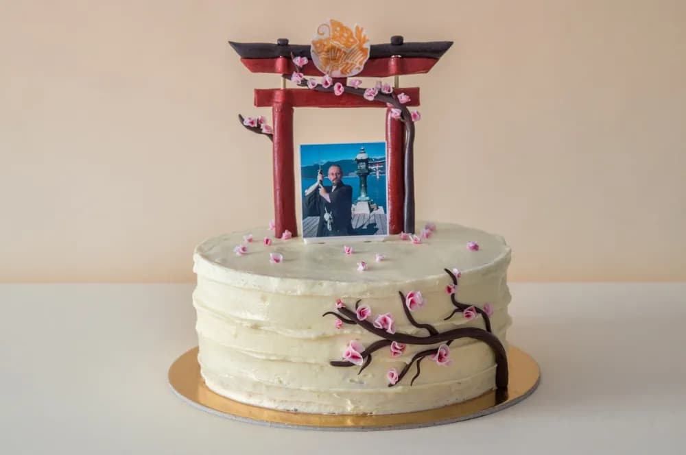 Tort w stylu japońskim: unikalny smak i estetyka Kraju Kwitnącej Wiśni